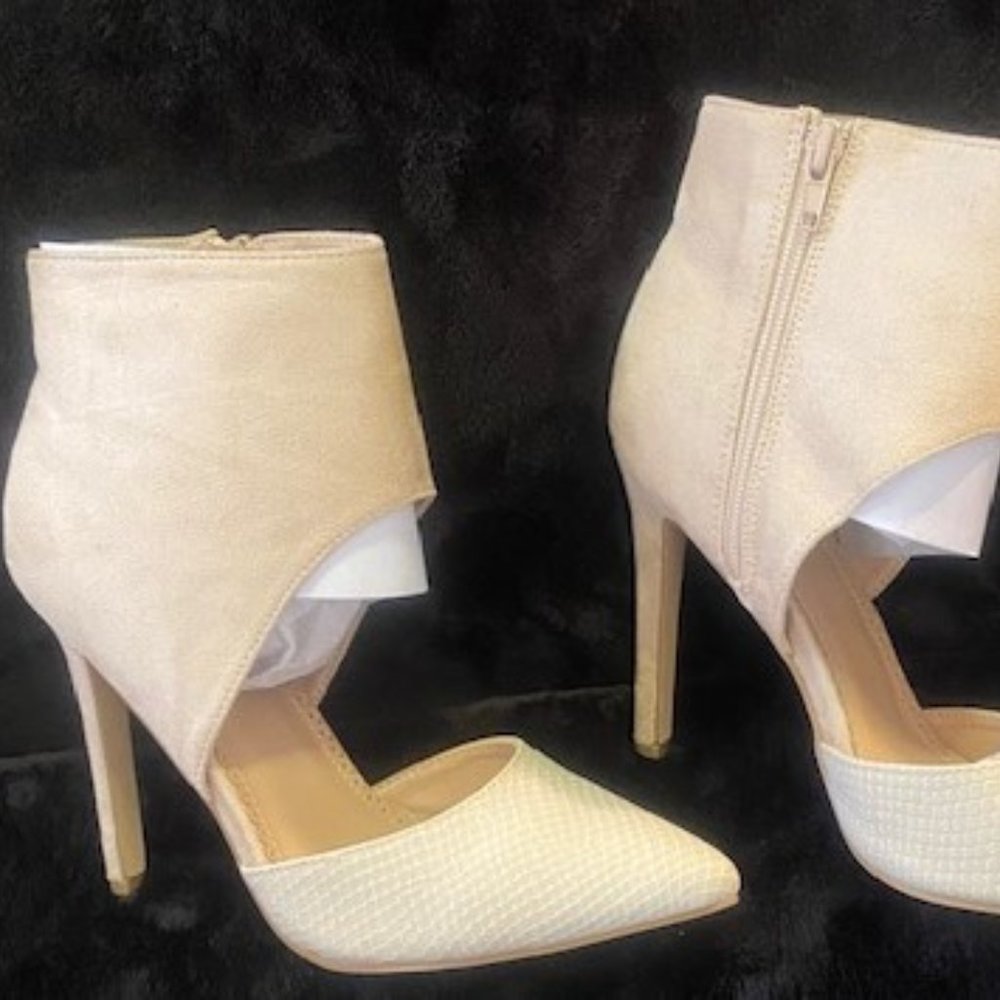 JG Size: 8.5 Beige Stiletto